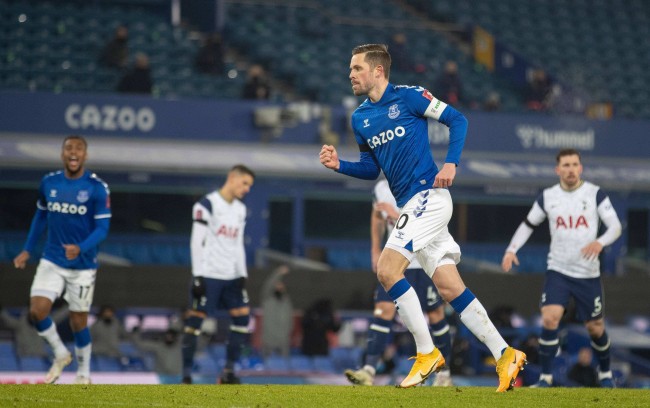 小张是去年 小张是去年